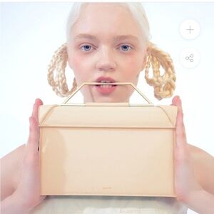 Yee Si Creamy off white click fold bag with geometric  handle - cross body